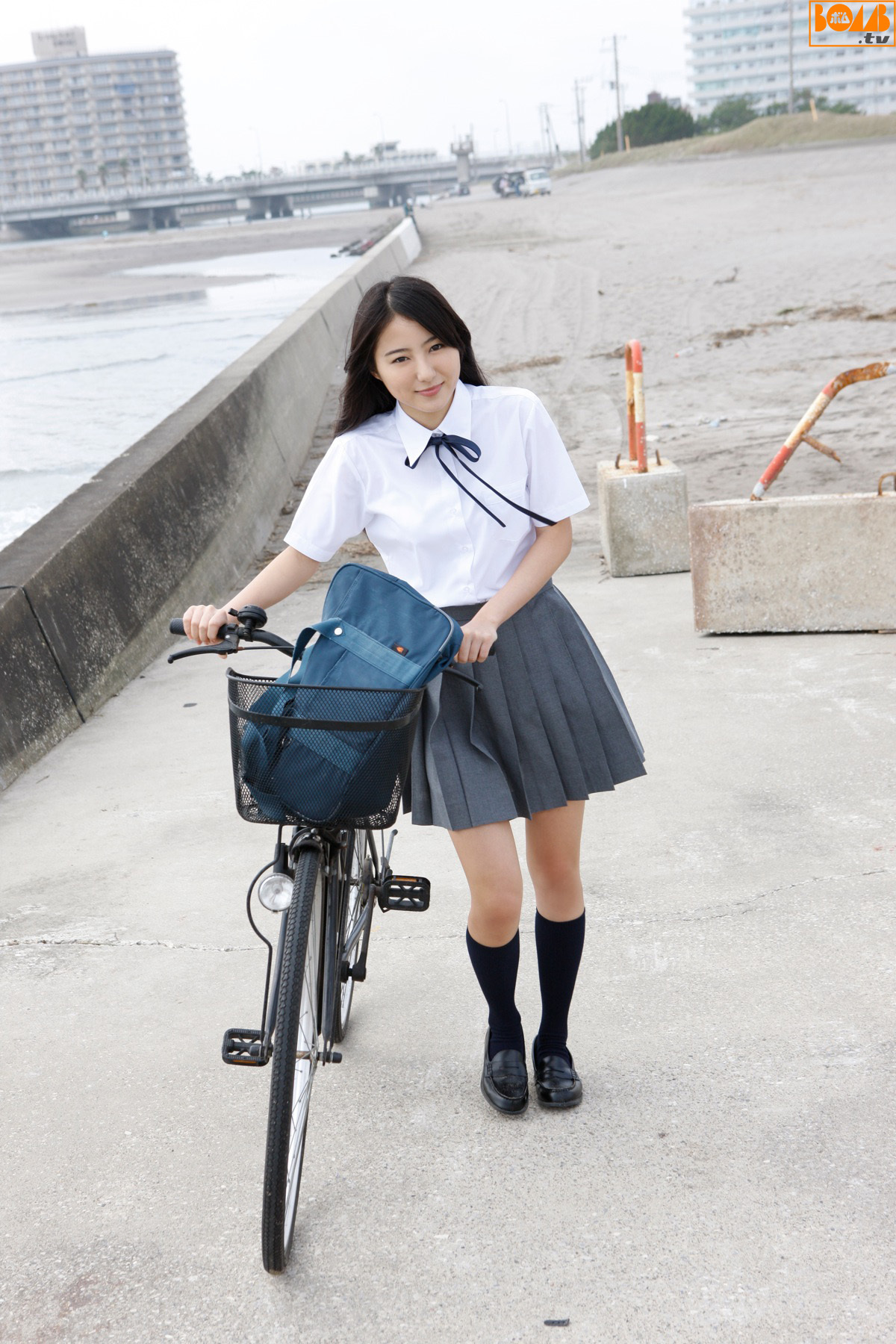 Riho Takada 高田里穂 Shizuka Nakamura 中村静香 [Bomb.tv]